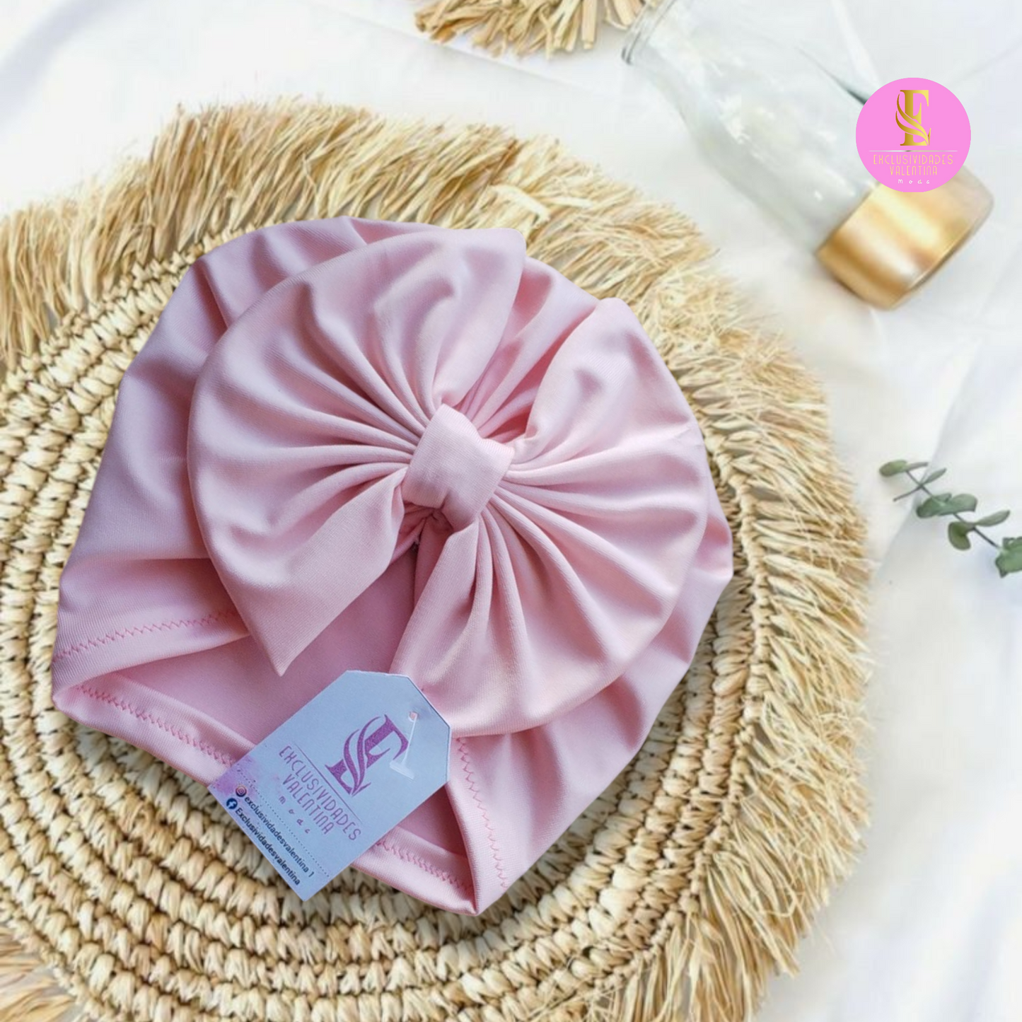 Set de 6 gorritas, de lazo grande.