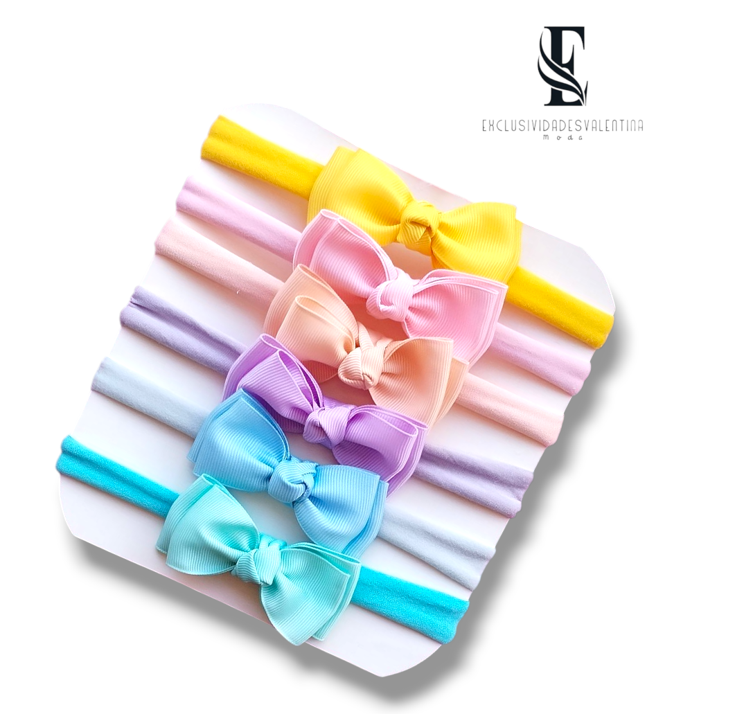 🎁Cajita de 6 gorritas y 14 banditas elásticas.