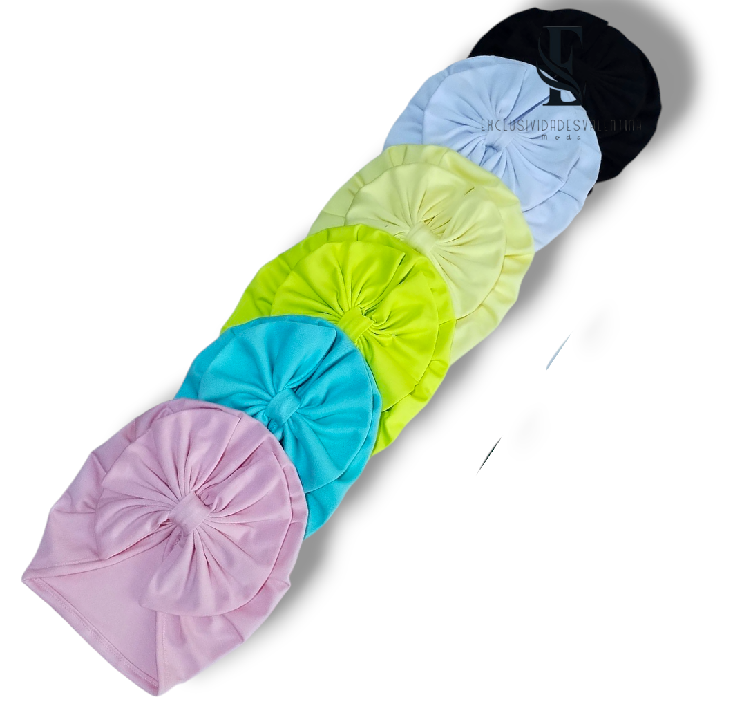 Set de 6 gorritas, de lazo grande.