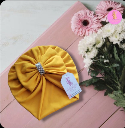 Gorrita turbante de lazo, decorado