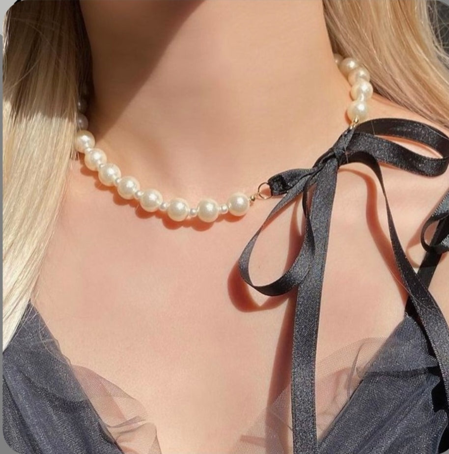 Collar de perlas, estilo coquette